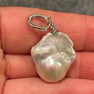 Baroque freshwater pearl pendant with s925 silver universal buckle